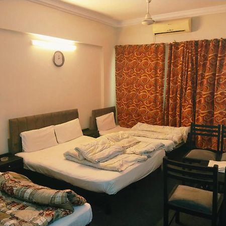 Shahzad Hotel Rawalpindi Bagian luar foto
