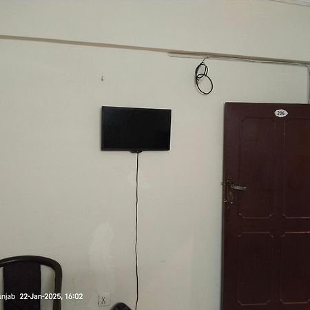 Shahzad Hotel Rawalpindi Bagian luar foto