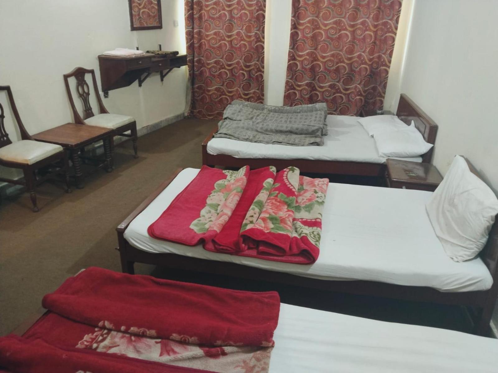 Shahzad Hotel Rawalpindi Bagian luar foto