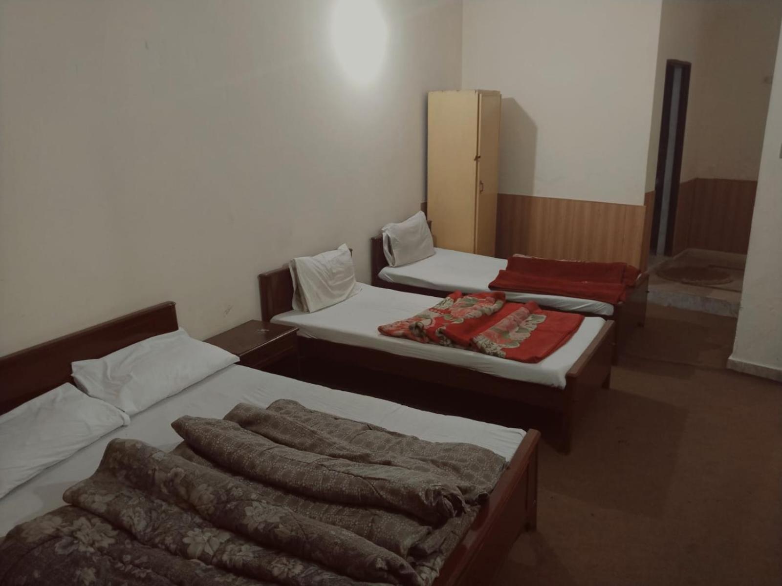 Shahzad Hotel Rawalpindi Bagian luar foto