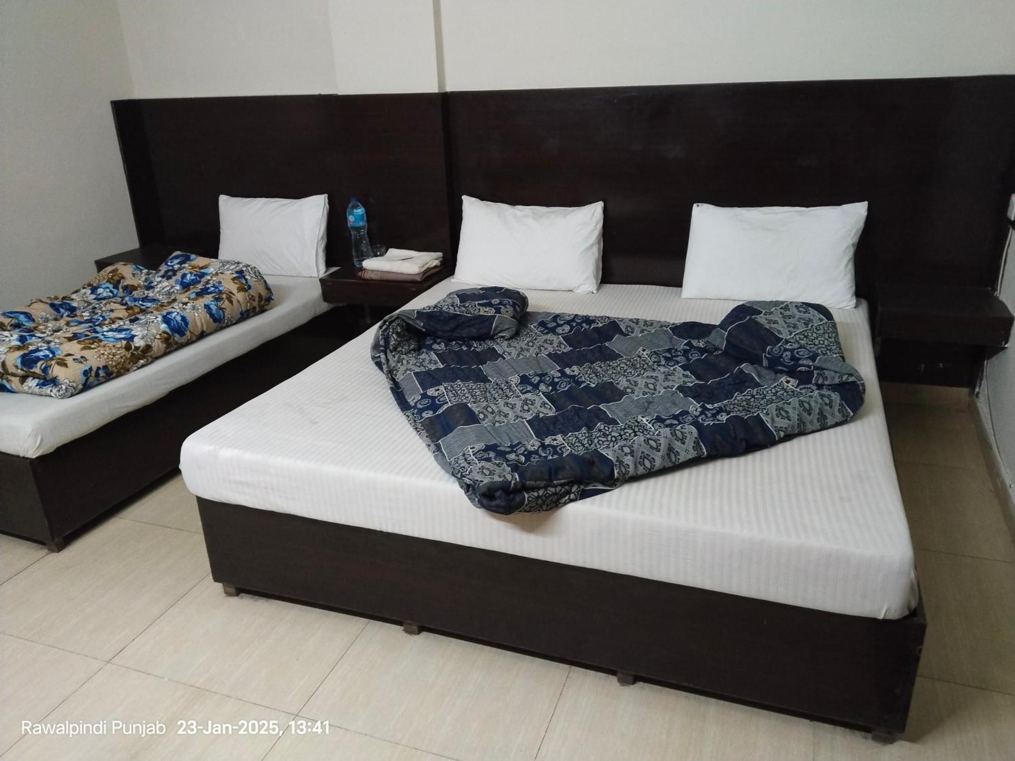 Shahzad Hotel Rawalpindi Bagian luar foto